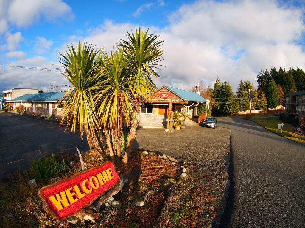 West Coast Motel On The Harbour Ucluelet Exterior photo